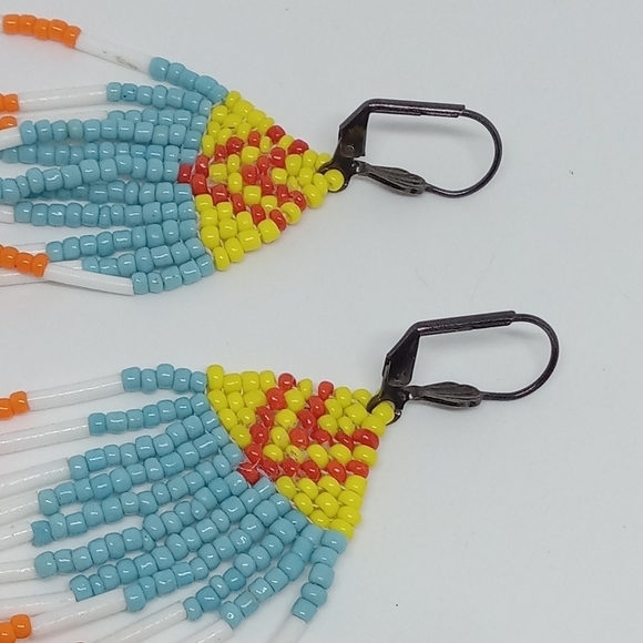 👍 5 for $20 vintage handmade long seed bead native american drop earrings - Picture 3 of 4